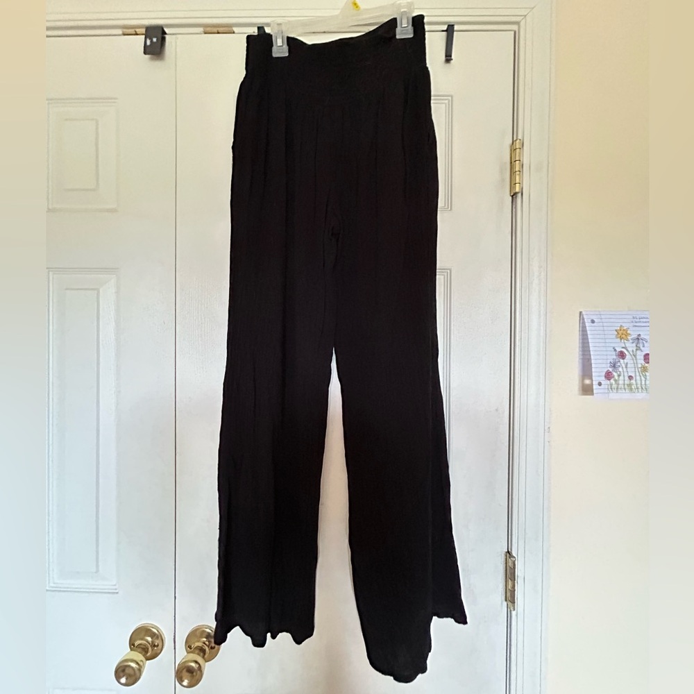 Three Dots black flowy pants